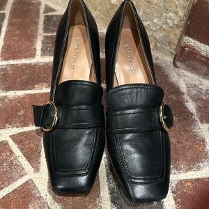 Marc fisher size 8 black with gold buckle